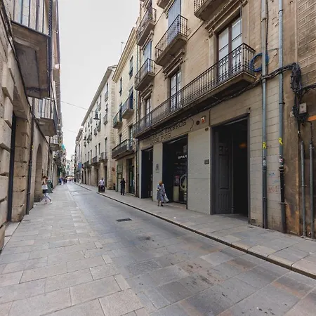 Bravissimo Ciutadans, Comfortable 3-bedroom Apartamento *