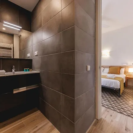 Bravissimo Ciutadans, Comfortable 3-bedroom Apartamento *